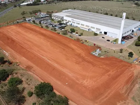 Empreendimento Terraplenagem em área industrial - Artur Nogueira/SP em Artur Nogueira - SP